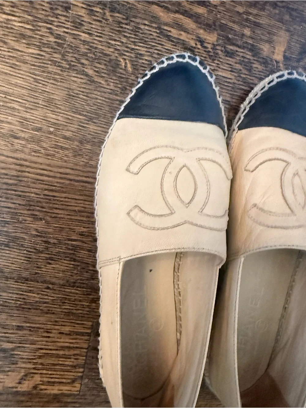 CHANEL good tons